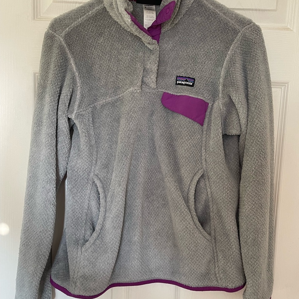 Patagonia Gray Fleece with Purple Trim Women’s Small